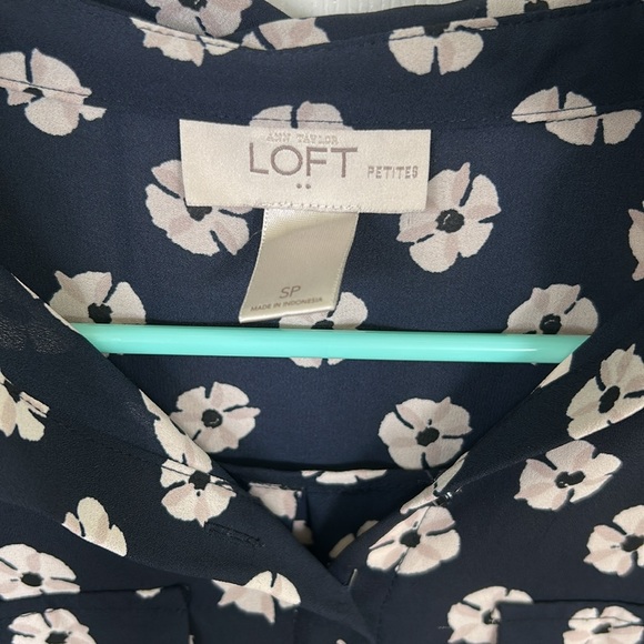 NWOT LOFT Women’s Petite Small Black and White Floral Blouse - Picture 5 of 7